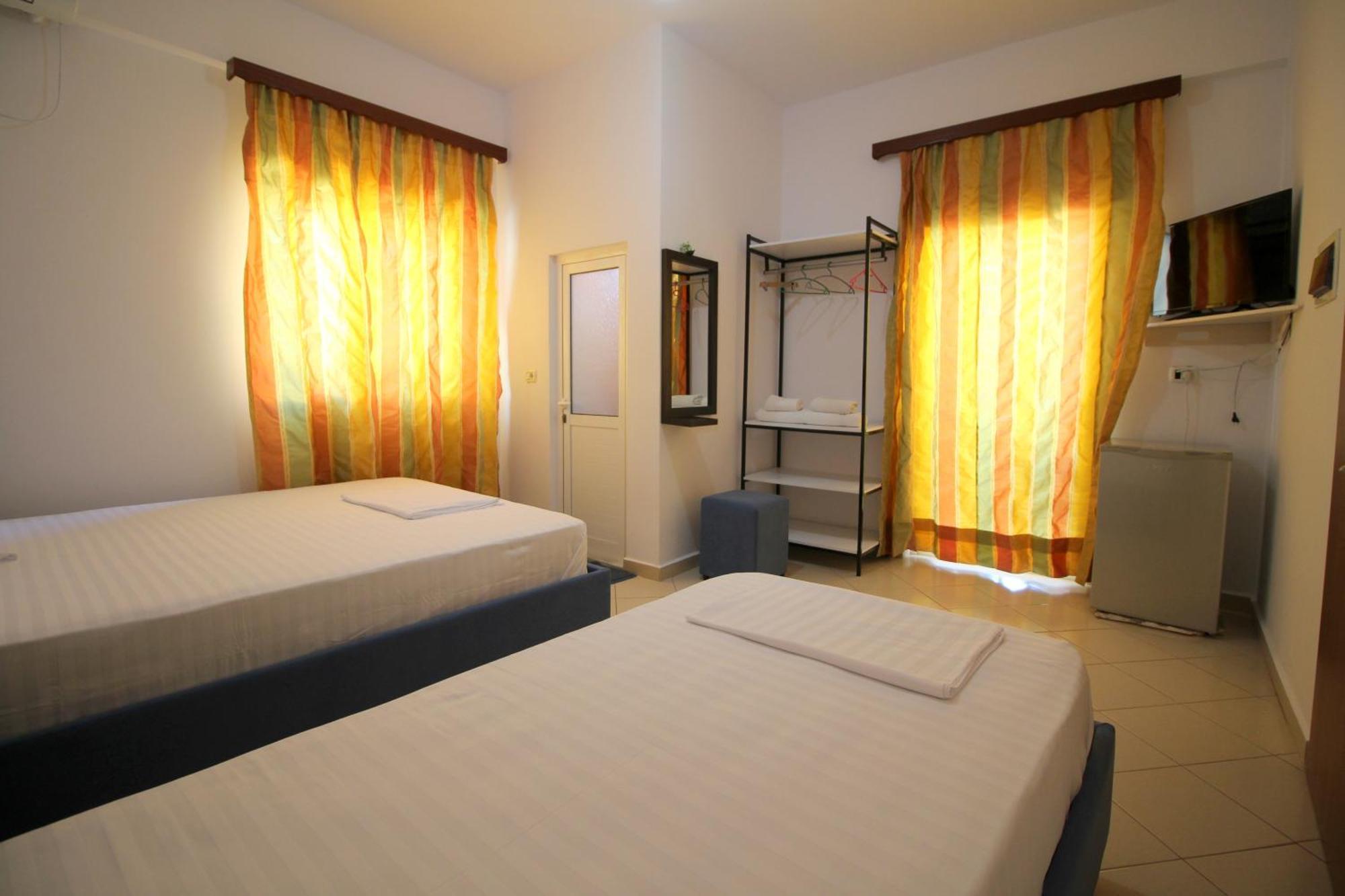 Lengu Holidays Houses Sarande Bagian luar foto